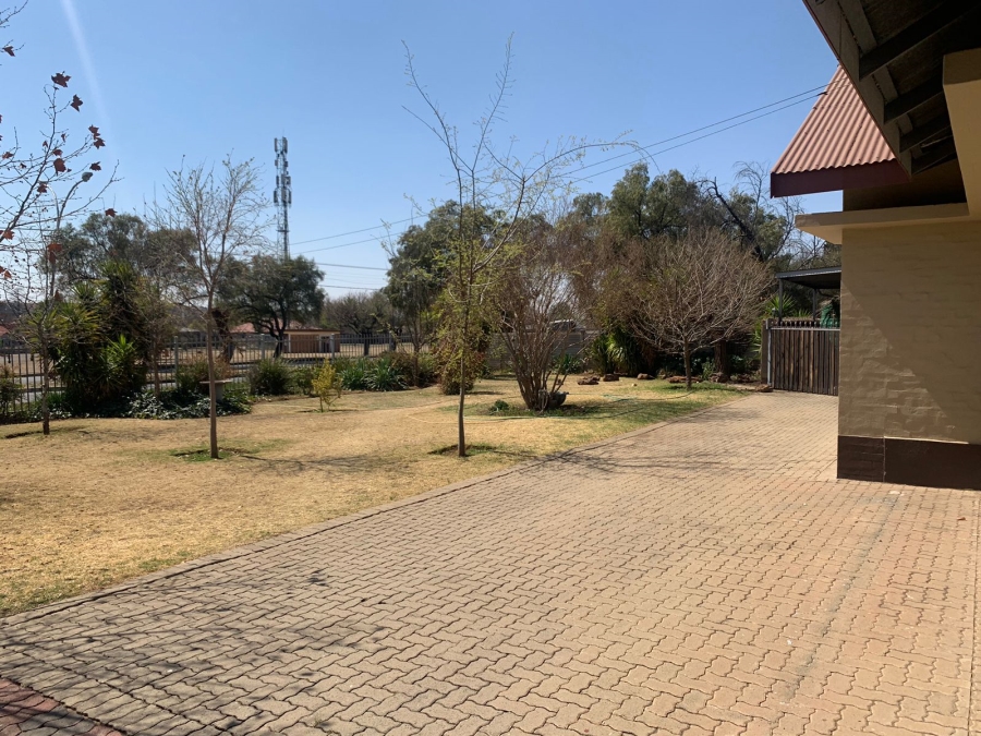 To Let 3 Bedroom Property for Rent in Waverley Free State